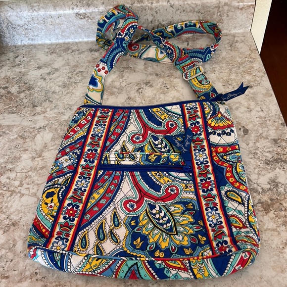 Vera Bradley Handbags - 🟢5 for $25🟢 Vera Bradley Crossbody purse